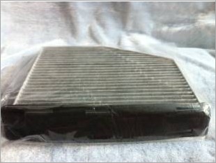 https://www.mycarforum.com/uploads/sgcarstore/data/10/BEETLE 2011ON CARBON AIRCON FILTER_38878_1.JPG